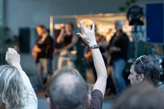 Die "Pommesgabel" im Publikum