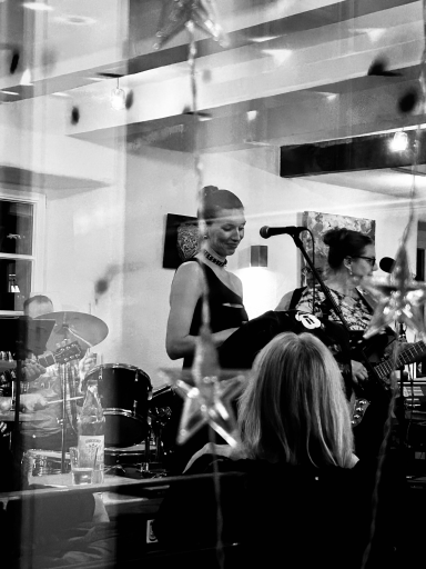 Janna und Annette von außen